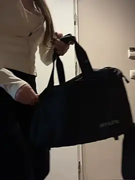 TomilaSi online show from 04.13.26