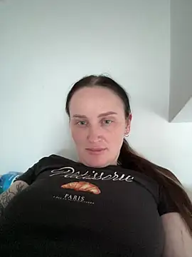 Snapshot of TomilaSi chatting on 05.16.26 TomilaSi online show from 05.16.26