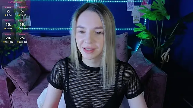 Snapshot of molly_crystal chatting on 01.10.26 molly crystal online show from 01.10.26