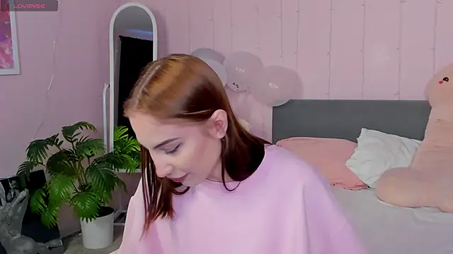 lally cute online show from 03.03.26