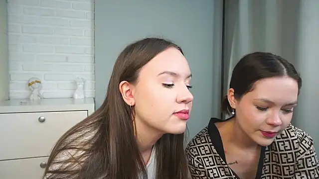 VirginiaRowe online show from 01.12.26