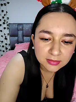 Snapshot of Dulce_fire1 chatting on 12.22.25 Dulce fire1 online show from 12.22.25