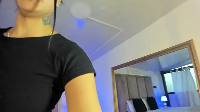 MelissaGill  online show from 12.05.25