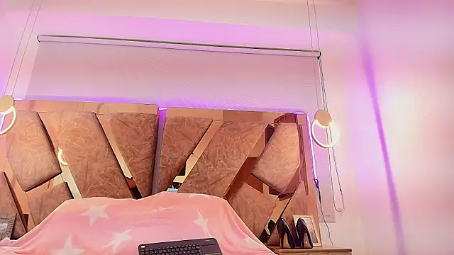 emma cook  online show from 12.21.25