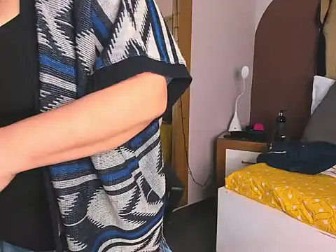 Snapshot of MilaFoxxy chatting on 11.29.25 MilaFoxxy online show from 11.29.25