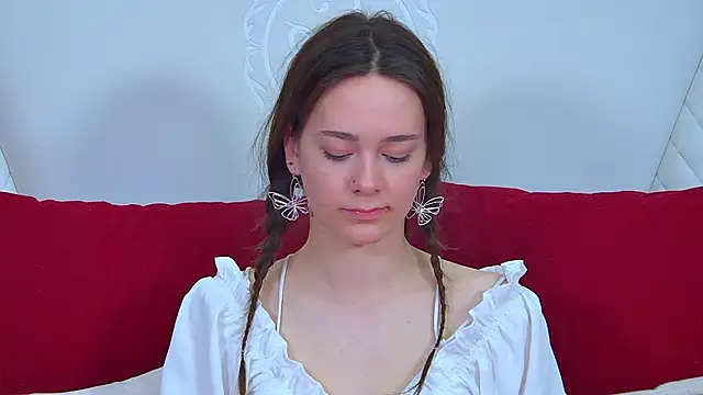 LilyLanes online show from 11.26.25