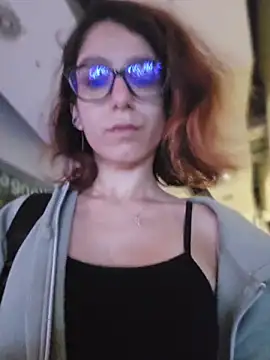 Snapshot of YuriLove98 chatting on 06.11.26 YuriLove98 online show from 06.11.26