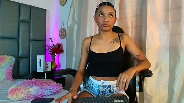 TashaNaughty4u online show from 04.17.26