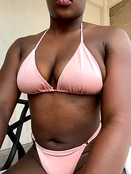 Snapshot of Milytylor chatting on 11.25.25 Milytylor online show from 11.25.25