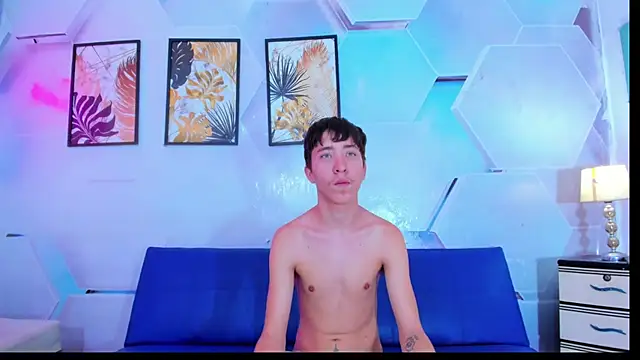 Snapshot of Lester_james2 chatting on 11.25.25 Lester james2 online show from 11.25.25