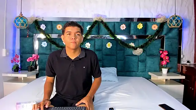  bonnyandclyde online show from 12.19.25