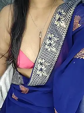 Snapshot of Curvy_Pooja chatting on 05.26.26 Curvy Pooja online show from 05.26.26