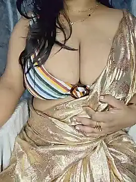 Snapshot of Curvy_Pooja chatting on 06.20.26 Curvy Pooja online show from 06.20.26