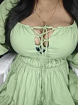 Snapshot of Curvy_Pooja chatting on 06.22.26 Curvy Pooja online show from 06.22.26