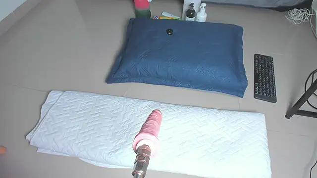 sophie 1  online show from 02.06.26