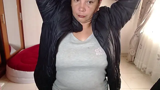 vivian-milf online show from 02.07.26