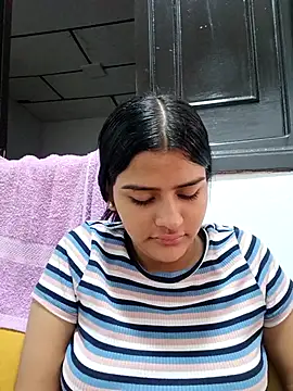 Snapshot of virgin_cunt chatting on 12.22.25 virgin cunt online show from 12.22.25