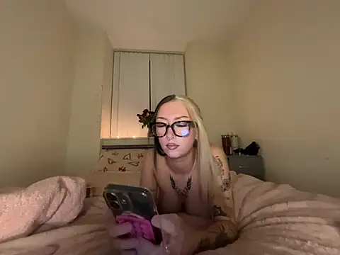 Snapshot of lace_xxx chatting on 02.18.26 lace xxx online show from 02.18.26