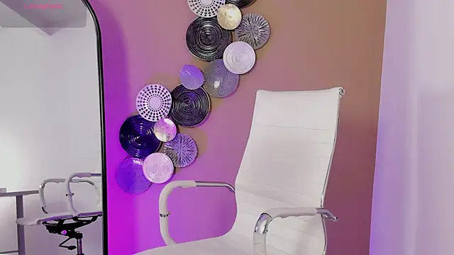 luna cute   online show from 12.17.25