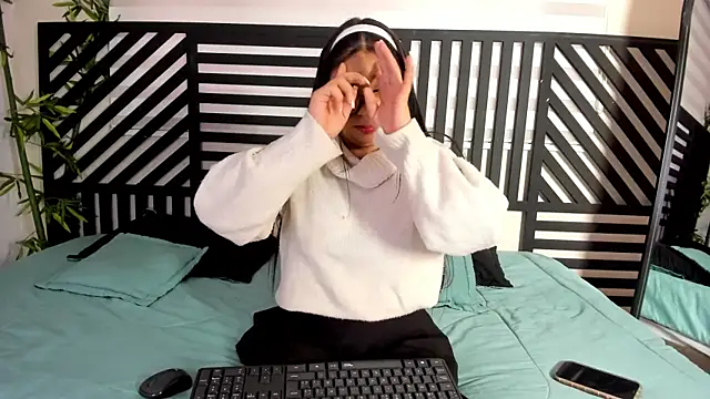 luna cute   online show from 01.07.26