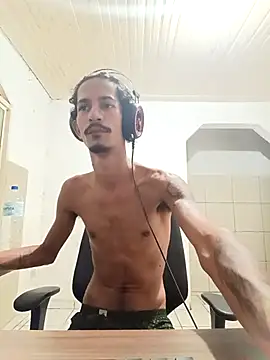 Snapshot of theyllorwillian chatting on 11.26.25 theyllorwillian online show from 11.26.25