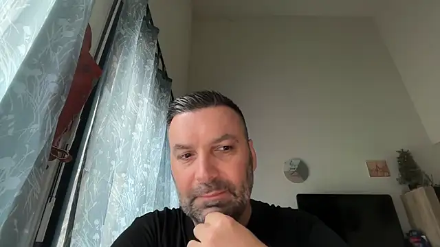 Snapshot of coolsmith81 chatting on 06.04.26 coolsmith81 online show from 06.04.26