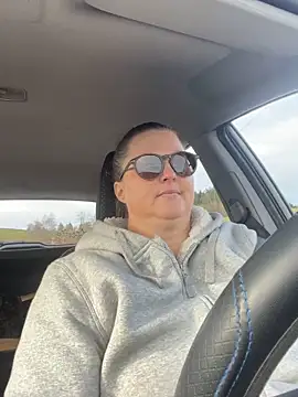 bea french curvy online show from 02.06.26