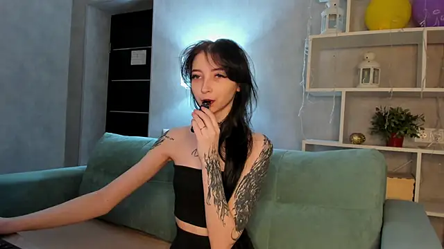 Snapshot of Ellen_Hops chatting on 03.02.26 Ellen Hops online show from 03.02.26