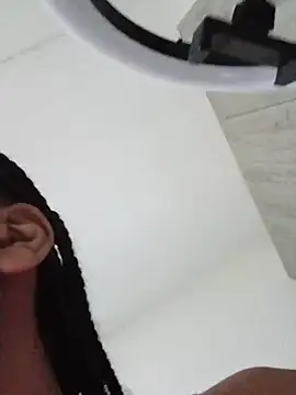 Snapshot of MsParisSmith chatting on 12.16.25 MsParisSmith online show from 12.16.25