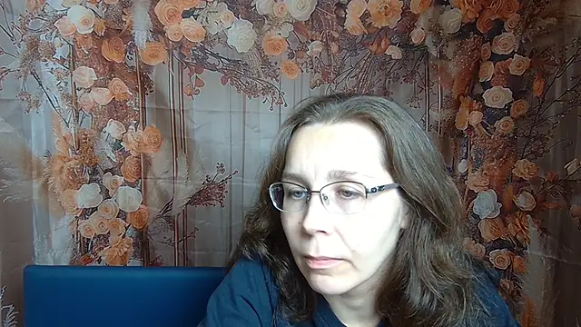 Snapshot of DaisyEdit chatting on 11.28.25 DaisyEdit online show from 11.28.25