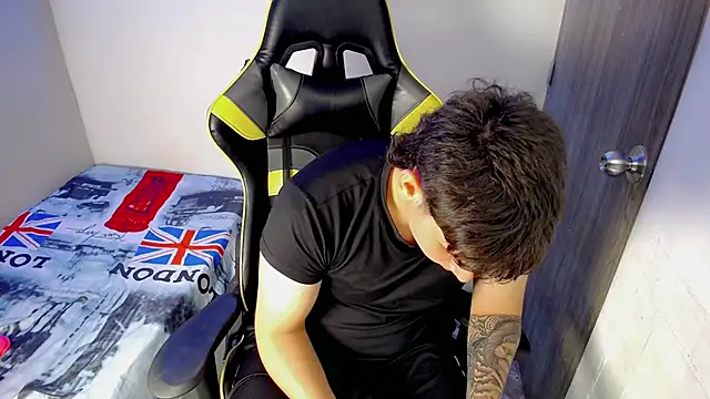 Snapshot of d_moneyy_ chatting on 02.27.26 d moneyy online show from 02.27.26