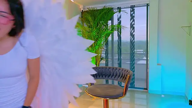 Mia Cullen online show from 01.14.26