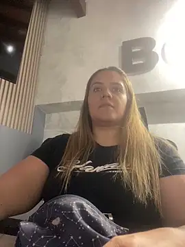 Snapshot of LoreinnFox chatting on 04.04.26 LoreinnFox online show from 04.04.26