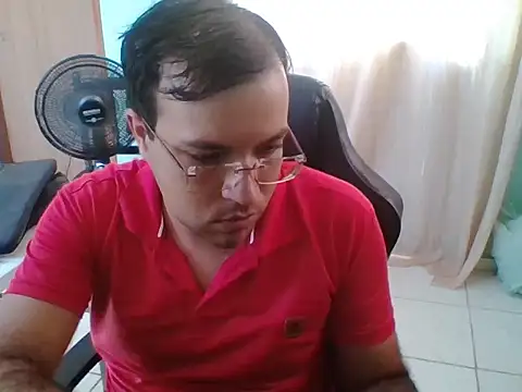 Snapshot of Silvakkfitk chatting on 04.22.26 Silvakkfitk online show from 04.22.26