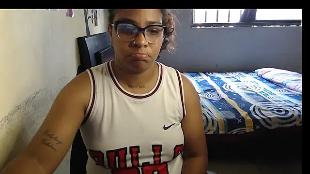 lia Hazbun online show from 03.05.26