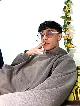 2 milo verus 4 online show from 01.10.26