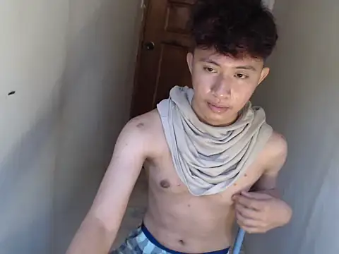 Snapshot of asiantwink0000 chatting on 01.18.26 asiantwink0000 online show from 01.18.26