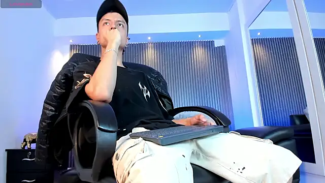 Bastthianxxx online show from 12.17.25