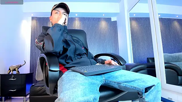 Bastthianxxx online show from 12.18.25