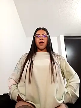 Violett  Rose online show from 12.17.25