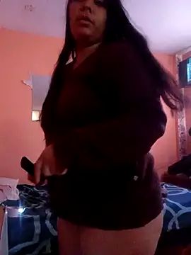 Snapshot of nicolemiuuu chatting on 11.28.25 nicolemiuuu online show from 11.28.25