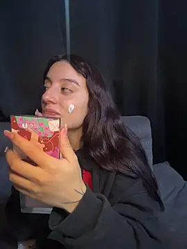 Snapshot of Mia_fiire chatting on 06.19.26 Mia fiire online show from 06.19.26
