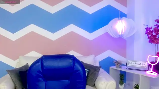 zahira1 online show from 12.04.25