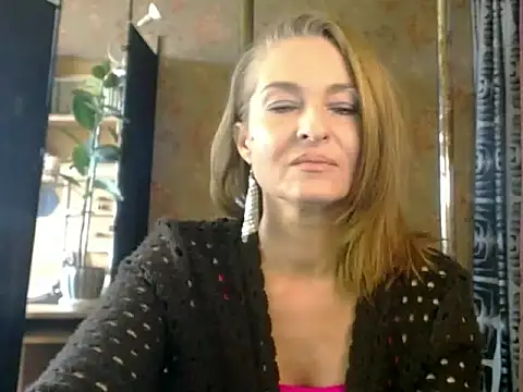 Snapshot of Soniakiss chatting on 03.29.26 Soniakiss online show from 03.29.26