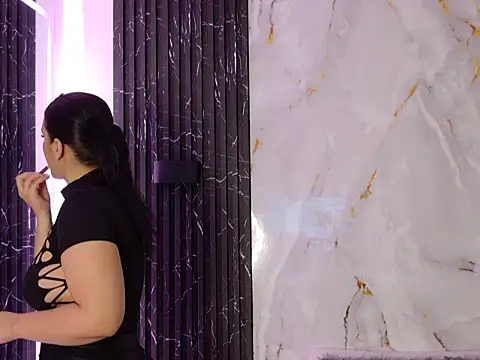 ChloeHolmes online show from 02.12.26