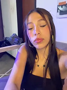 MiaScott Pink online show from 12.14.25