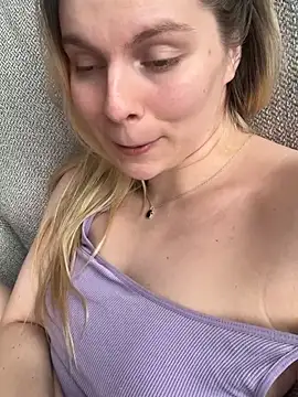 Snapshot of d0uble_trouble chatting on 02.06.26 d0uble trouble online show from 02.06.26