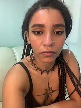 Lillith Bloom online show from 04.03.26