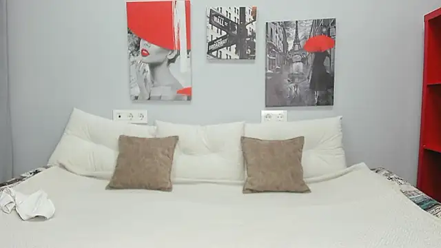 Snapshot of Comely_Camillla chatting on 02.15.26 Comely Camillla online show from 02.15.26