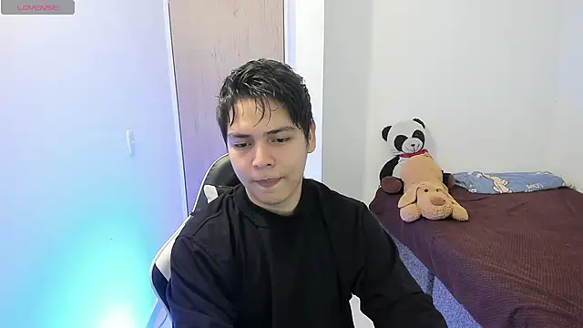 Snapshot of Asta_YunoXXX chatting on 04.05.26 Asta YunoXXX online show from 04.05.26